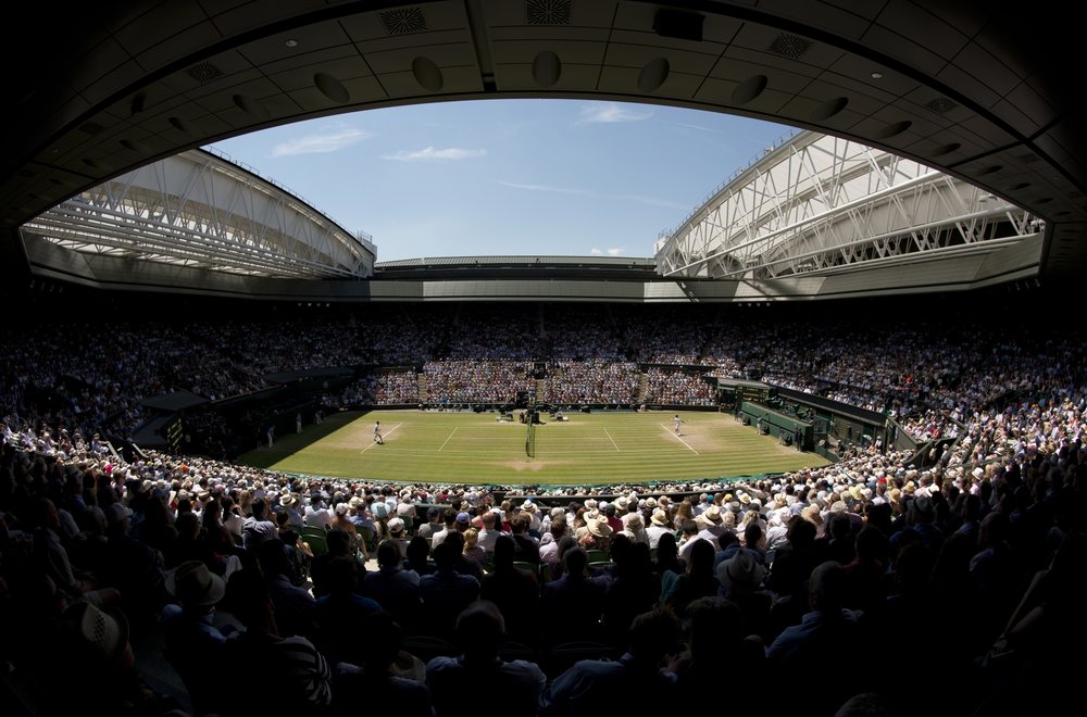 Set de ventaja bajo la cubierta de Wimbledon